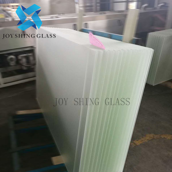 Kính năng lượng mặt trời bằng sắt siêu trong suốt 3,2mm Kính năng lượng mặt trời cường lực cho phòng mặt trời