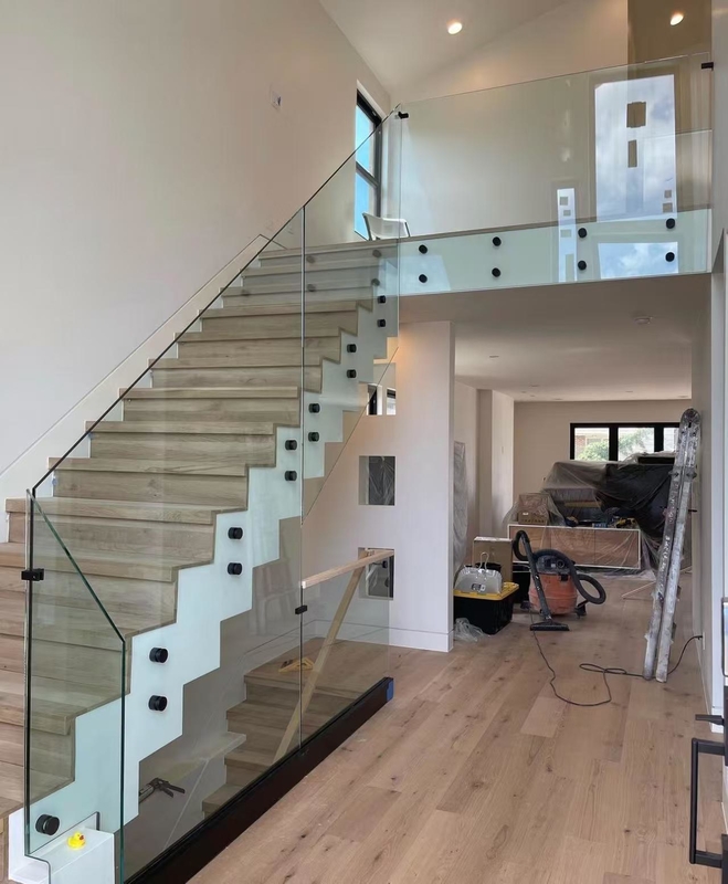 Cửa tắm cửa cầu thang ngăn chắn cong Sgp Laminated chống đạn thủy tinh nhựa