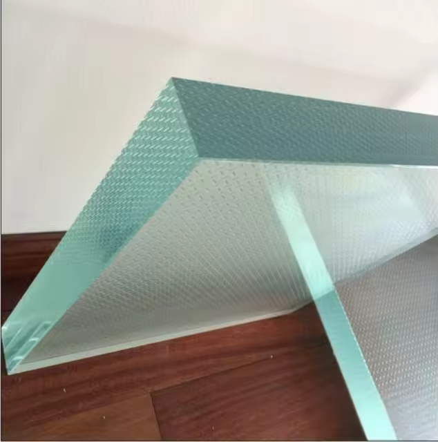 Kính nhiều lớp siêu trong suốt, phản xạ thấp cho kiến trúc: Cửa hàng sang trọng, phòng ăn, khách sạn, phòng khách, cầu thang